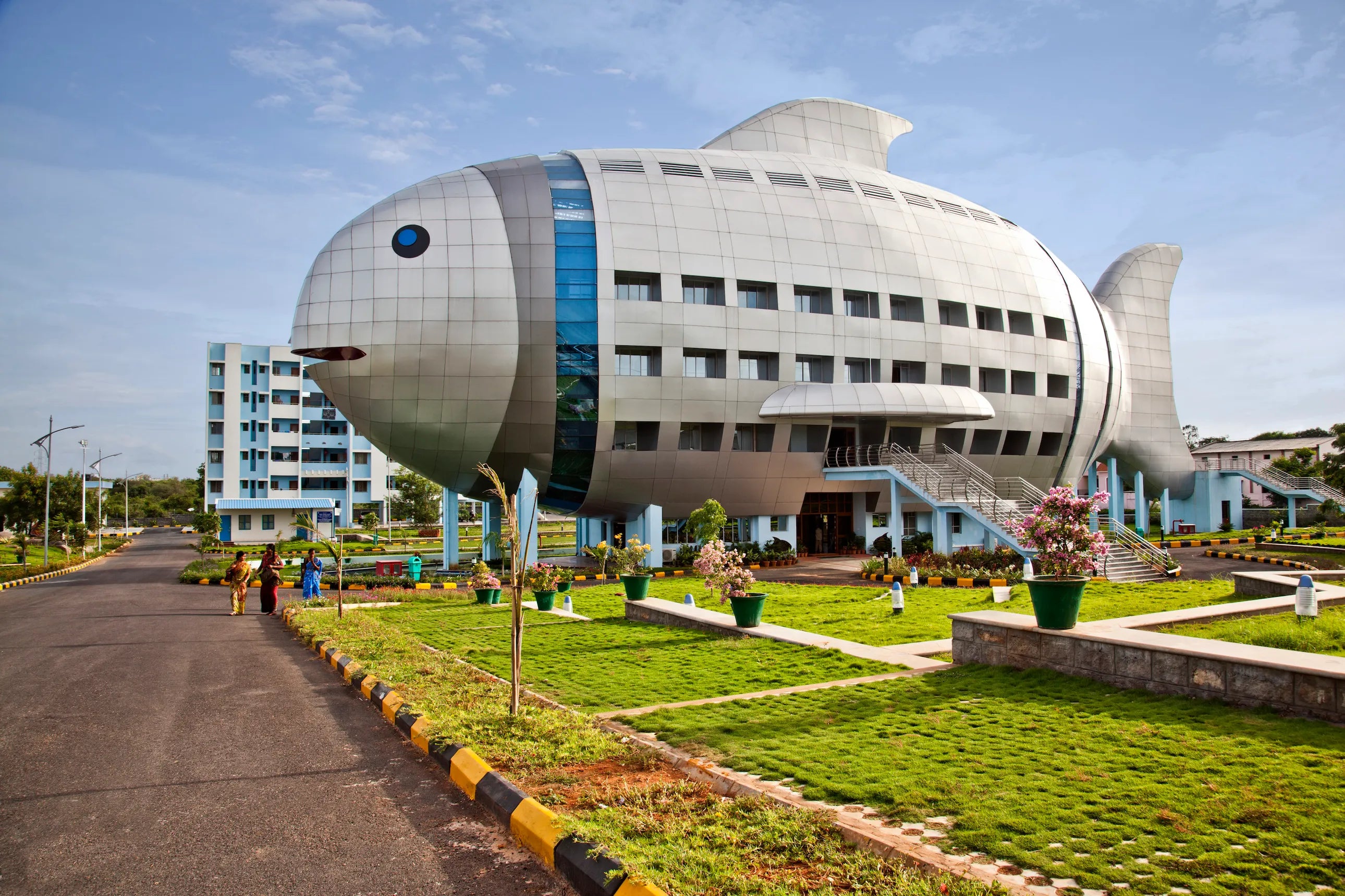 Mimic Building What is Mimetic Architecture? – Backpack the World
