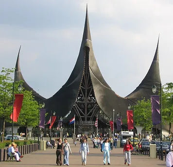 Take a tour of Netherland's Efteling Amusement Park!